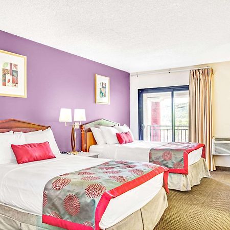 Ramada By Wyndham Rockaway Hotel Exterior foto