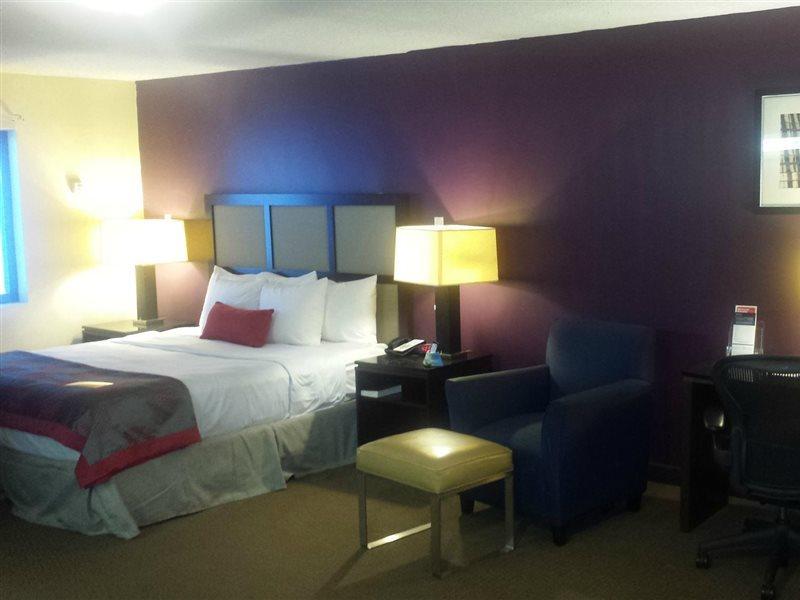 Ramada By Wyndham Rockaway Hotel Exterior foto