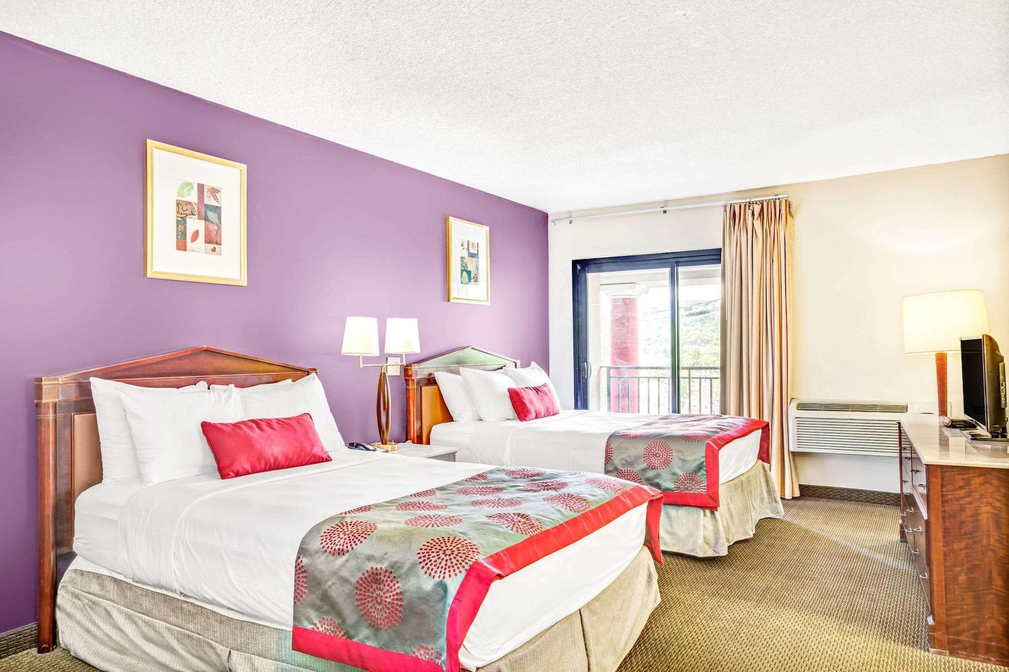 Ramada By Wyndham Rockaway Hotel Exterior foto