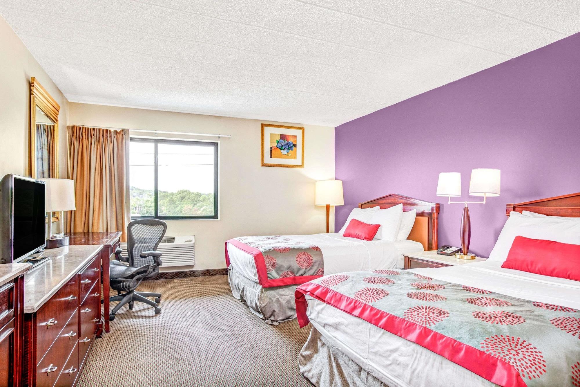 Ramada By Wyndham Rockaway Hotel Exterior foto