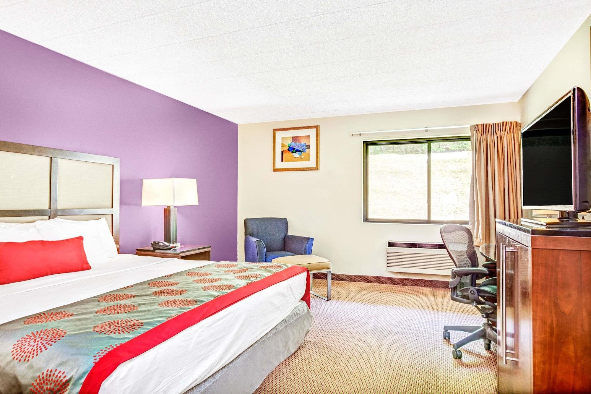 Ramada By Wyndham Rockaway Hotel Exterior foto
