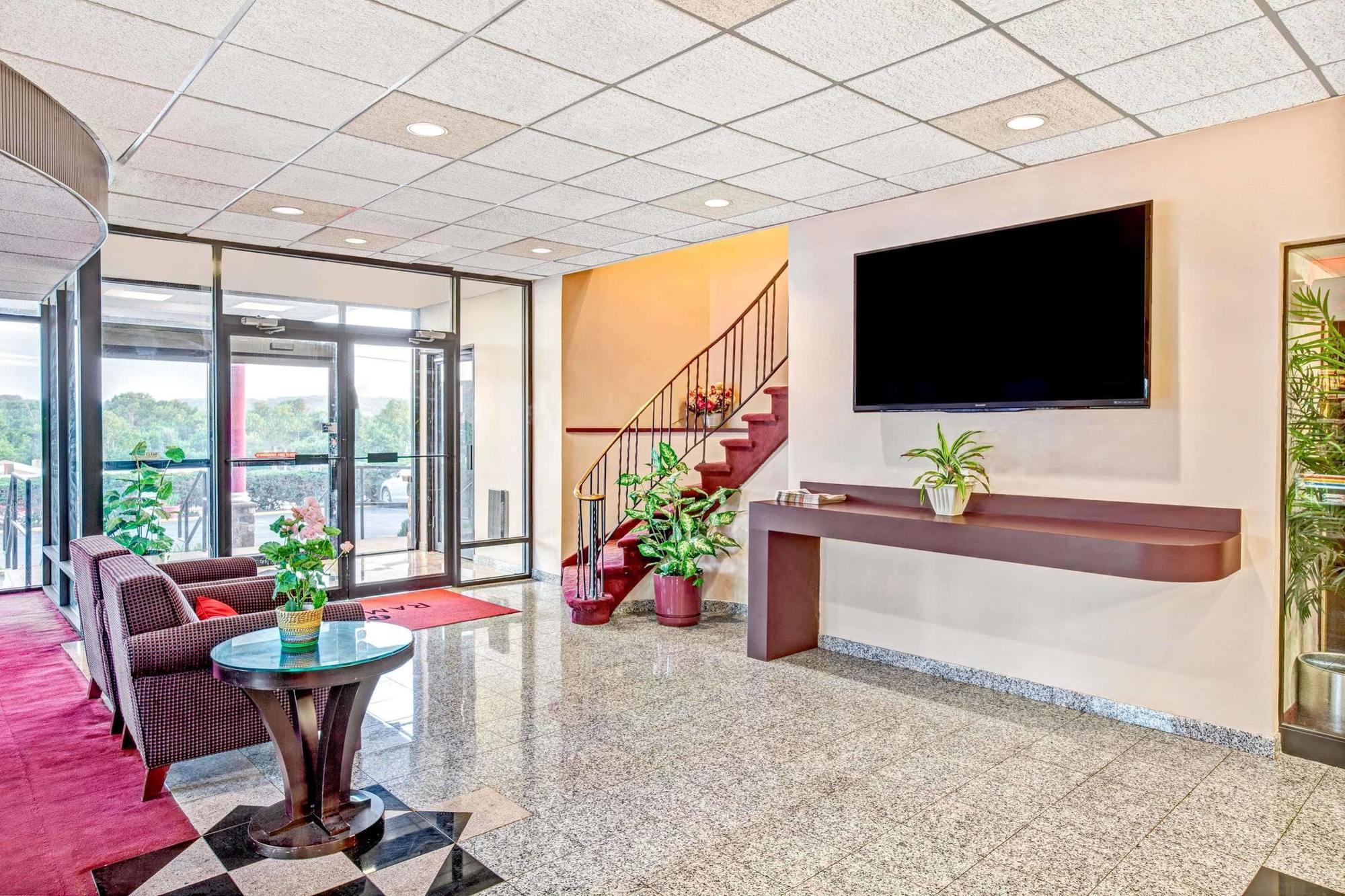 Ramada By Wyndham Rockaway Hotel Exterior foto