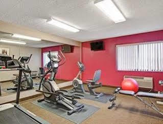 Ramada By Wyndham Rockaway Hotel Exterior foto